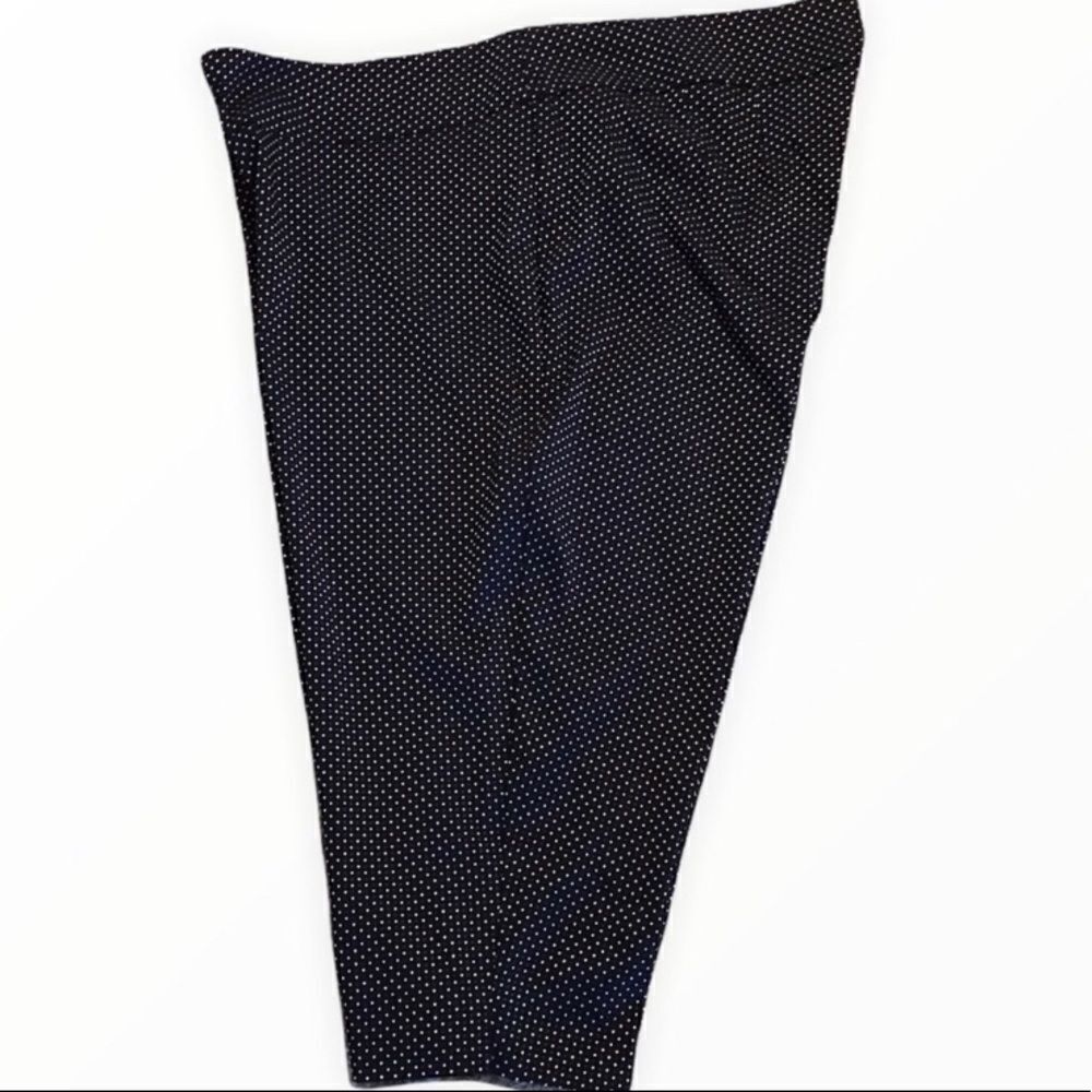 Meera Lane Size 28W Black & White Capris